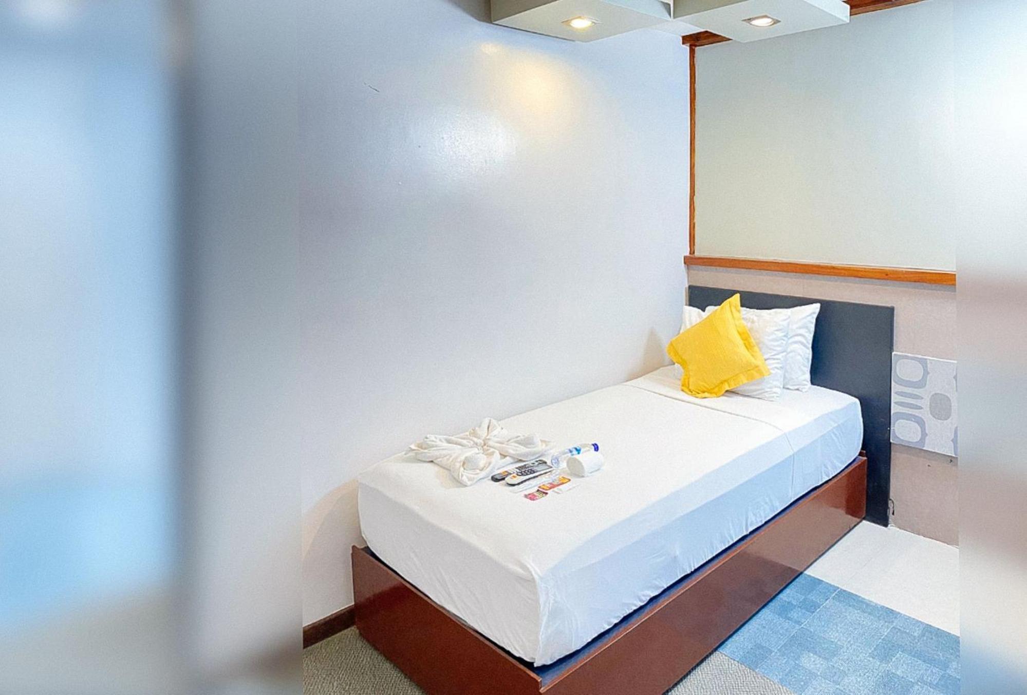 Villa Rosita Hotel Naga City By Reddoorz מראה חיצוני תמונה