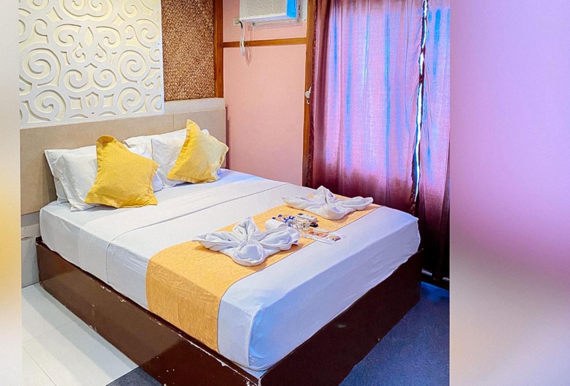 Villa Rosita Hotel Naga City By Reddoorz מראה חיצוני תמונה